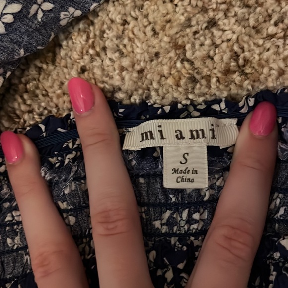 Cute floral tank! - Picture 3 of 3